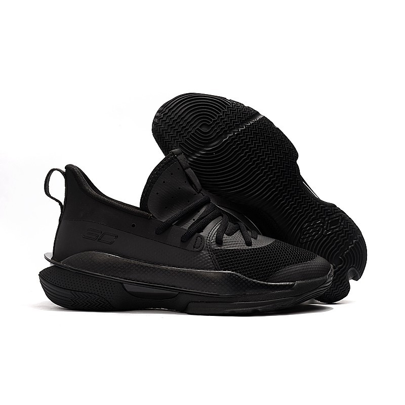 curry 7 black and white