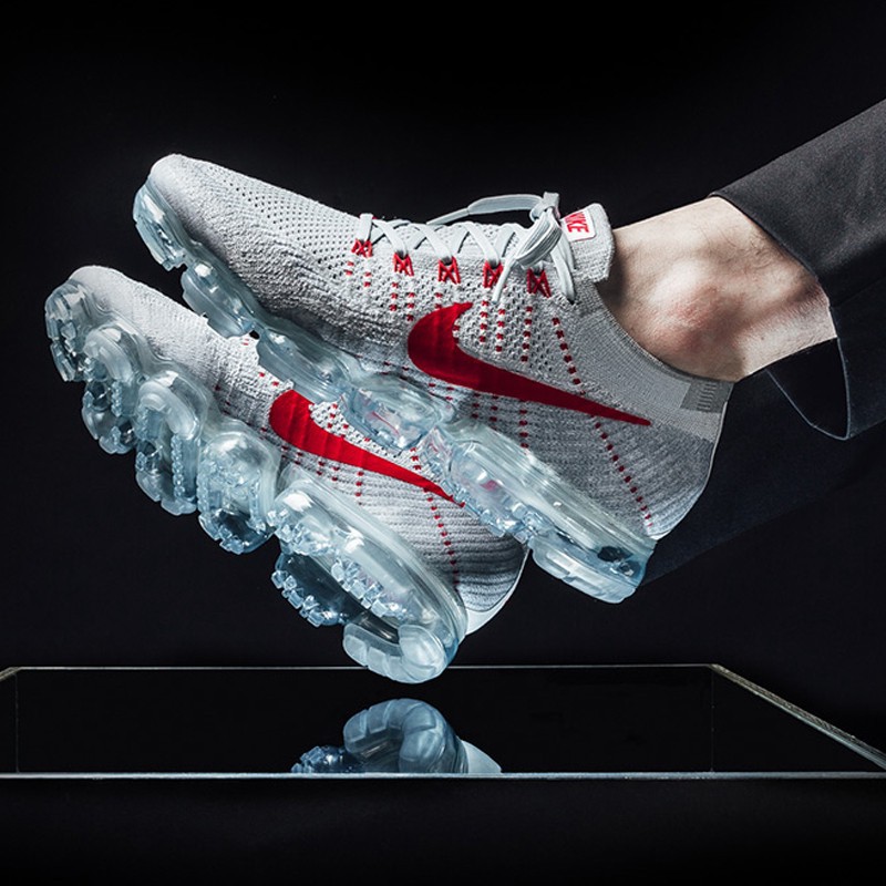 vapormax tennis shoes