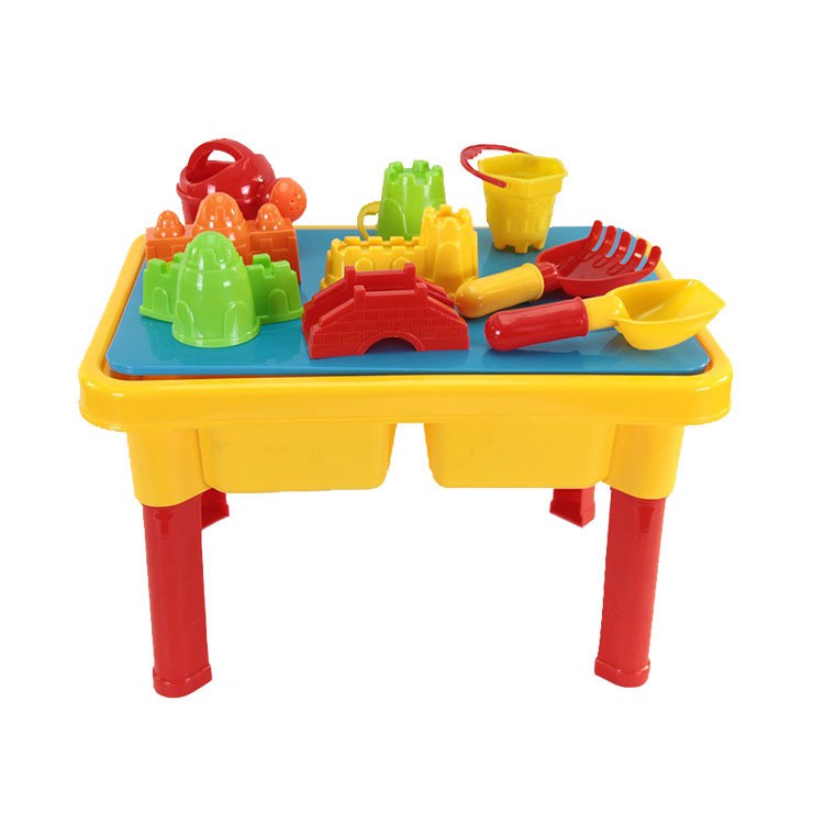 sand and water play table with lid