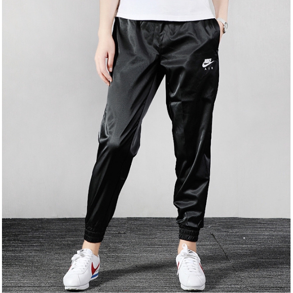 nike women's pants with pockets