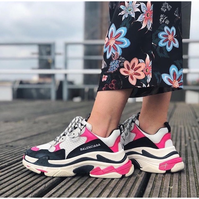 black and pink balenciaga triple s