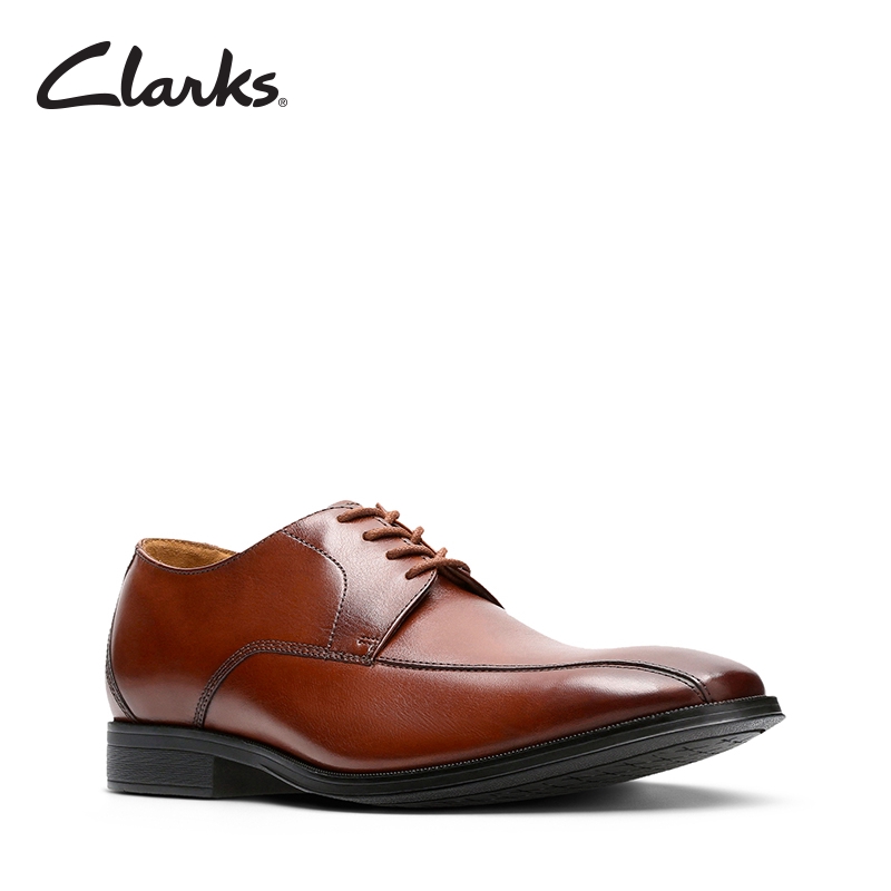 clarks artisan oxfords