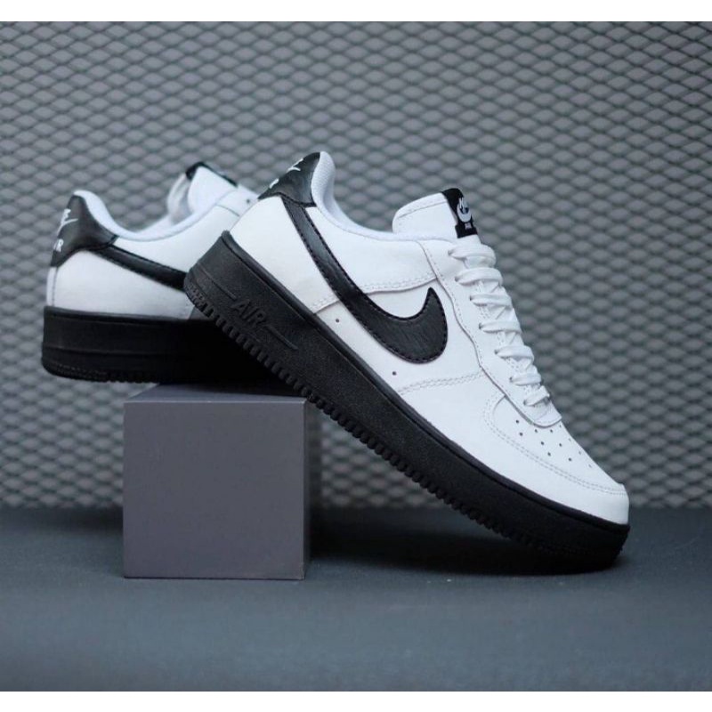 black new nikes