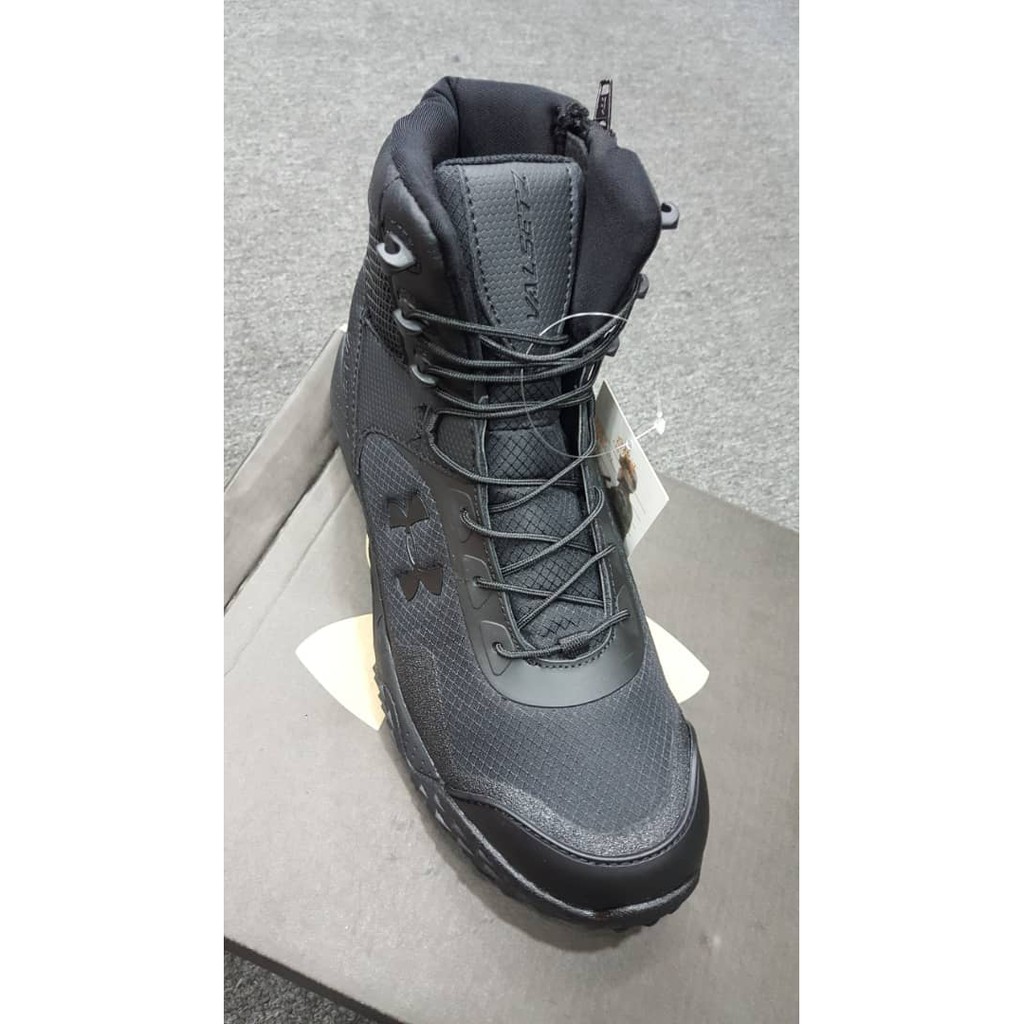 kasut taktikal under armour