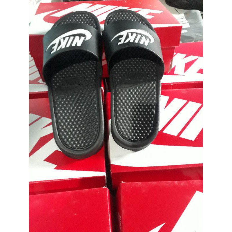 mens nike flip flops size 12
