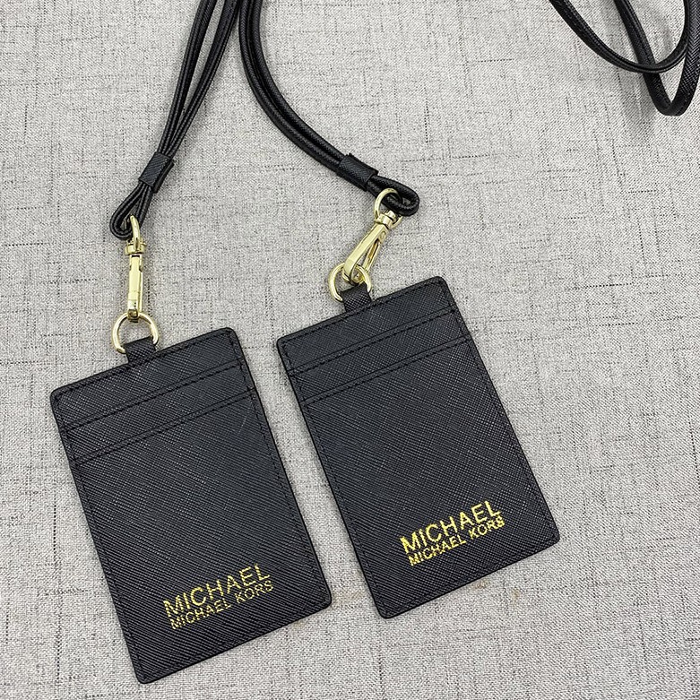 Aprender acerca 87+ imagen michael kors id lanyard Abzlocal.mx
