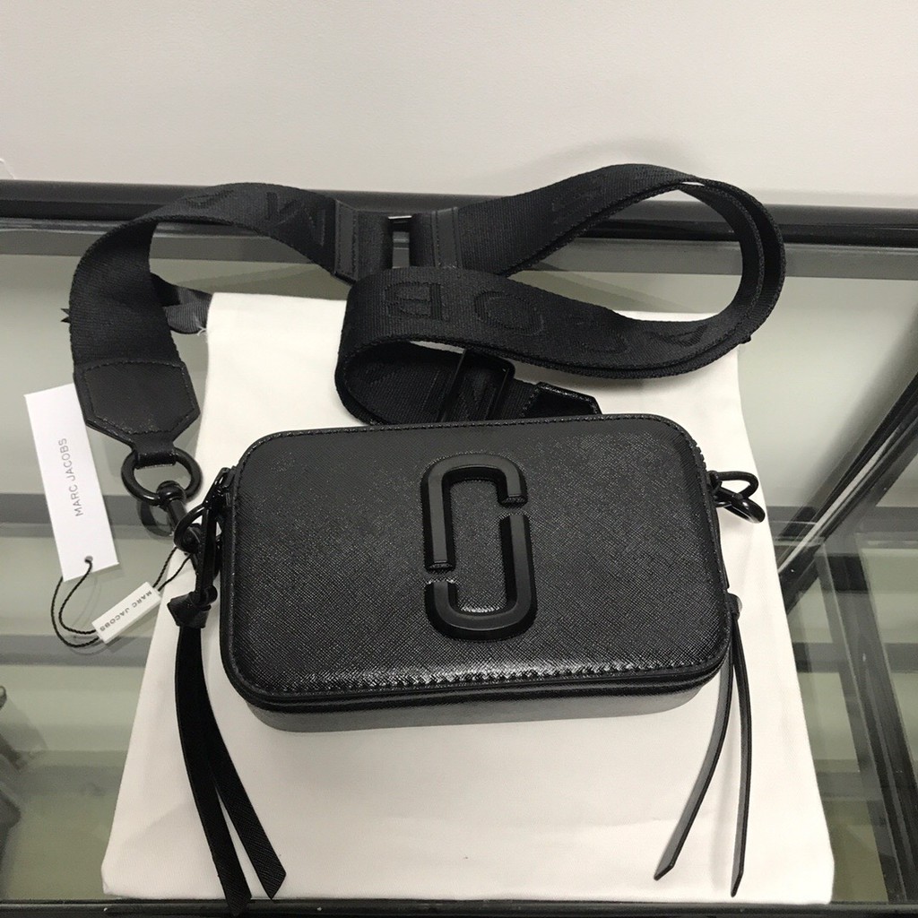 marc jacobs black sling bag