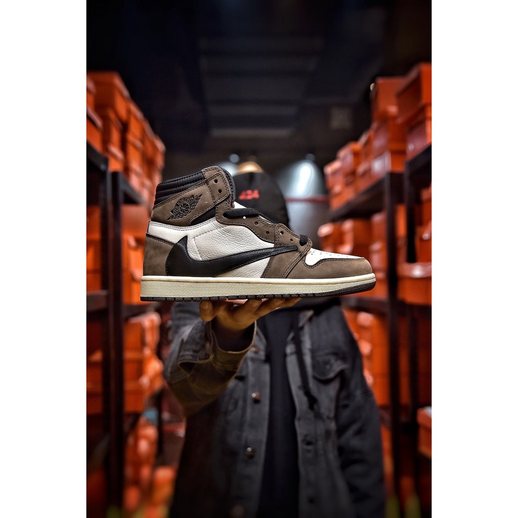 nike travis scott aj1