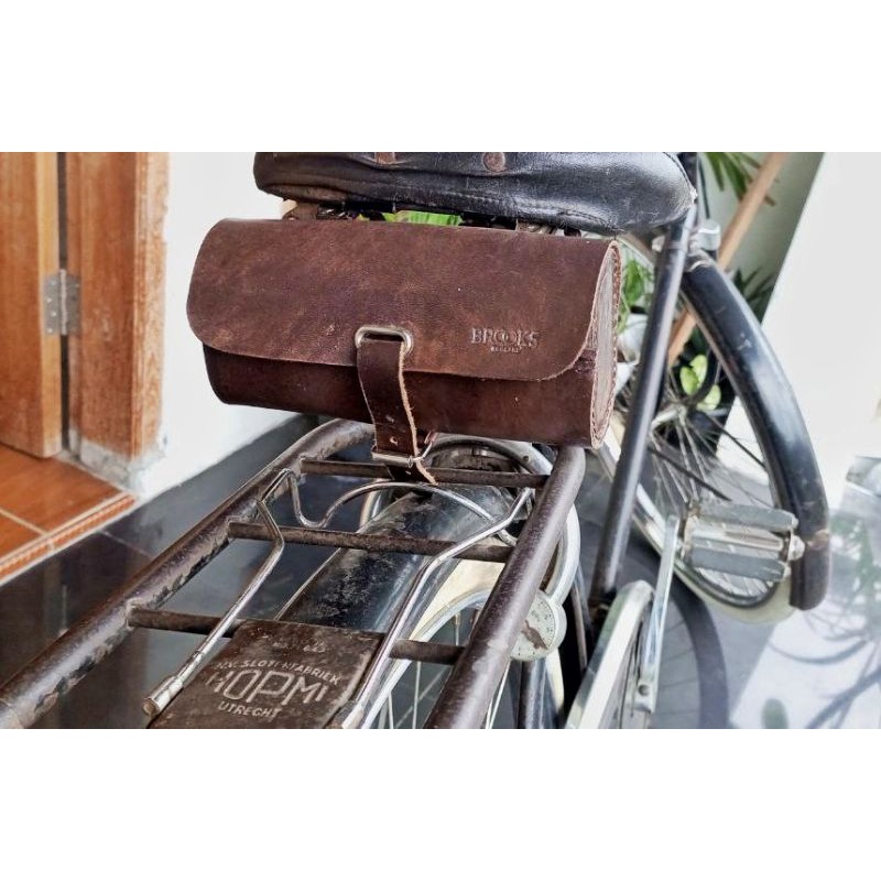 brooks leather saddle bag