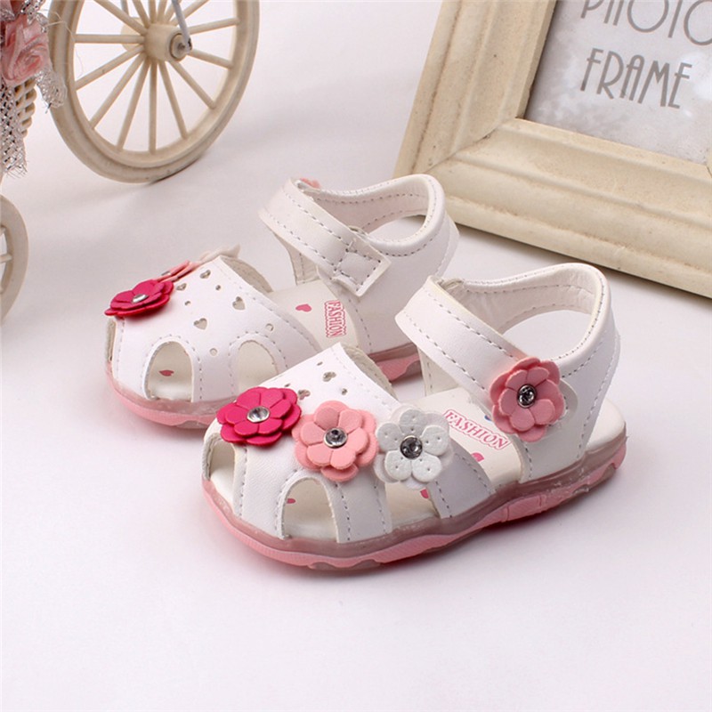 light shoes for baby girl