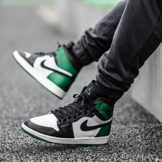 green nike 1s