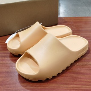 Kanye s adidas YEEZY Slides Emerge in 2020 Trending.
