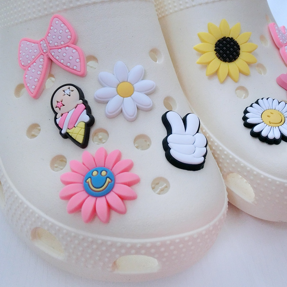 Image of Crocs Jibbitz Flower shoe buckle Hole shoe shoe buckle shoe flower Garden shoe shoe flower Shoe accessories decoration DIY #3