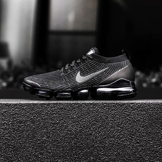 vapormax black silver