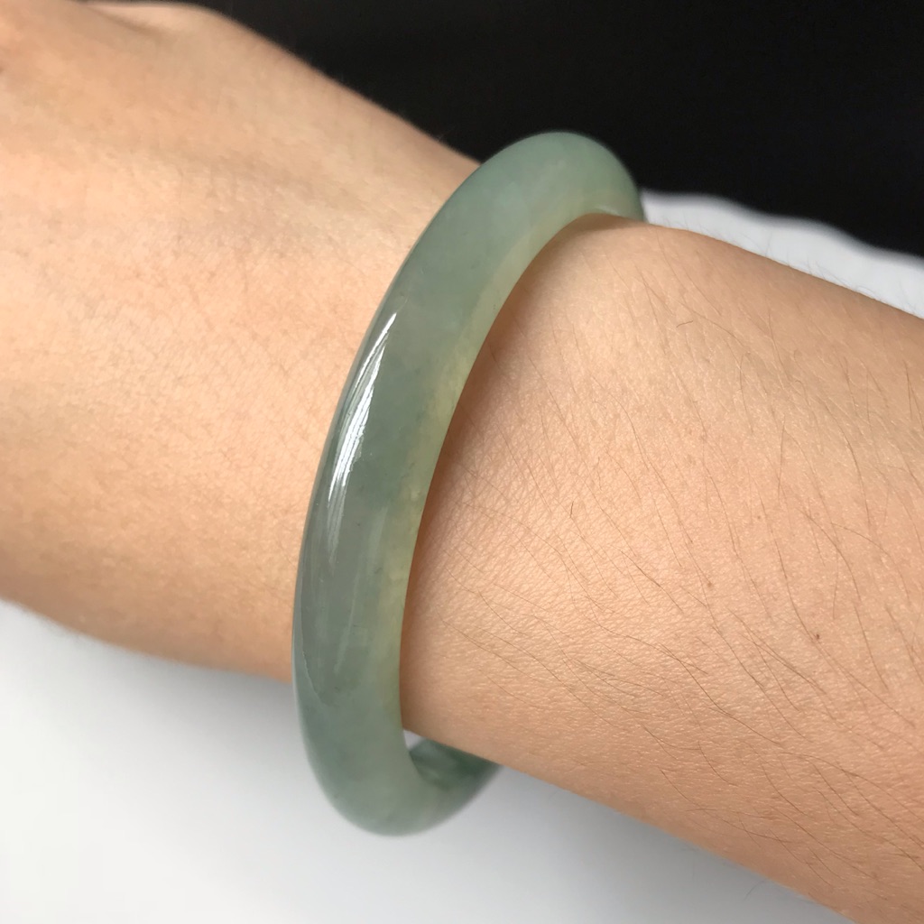 Can You Wear A Jade Bangle All The Time