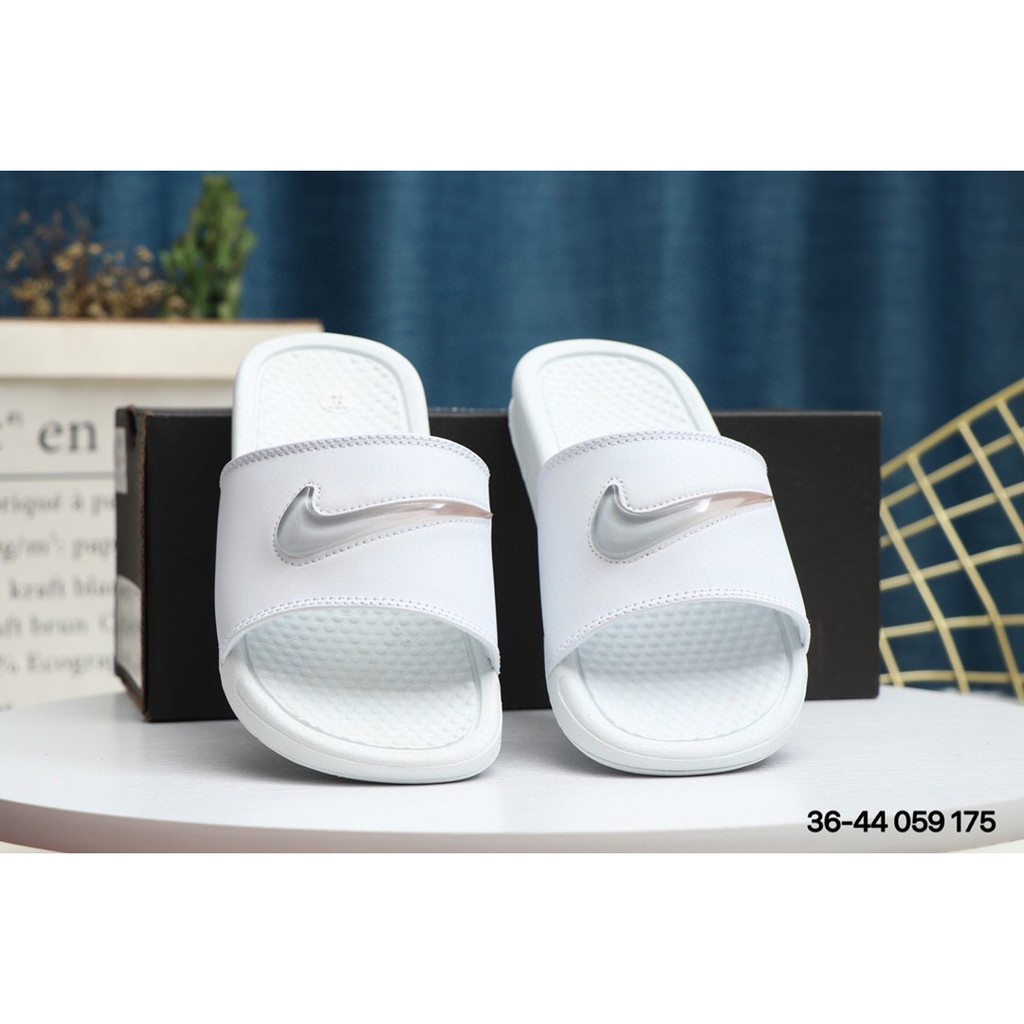 nike soft slippers