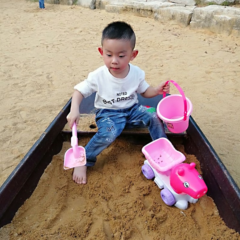 sand play equipment