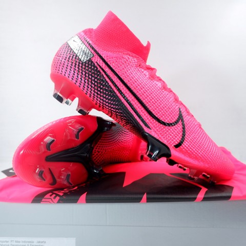 sepatu bola superfly