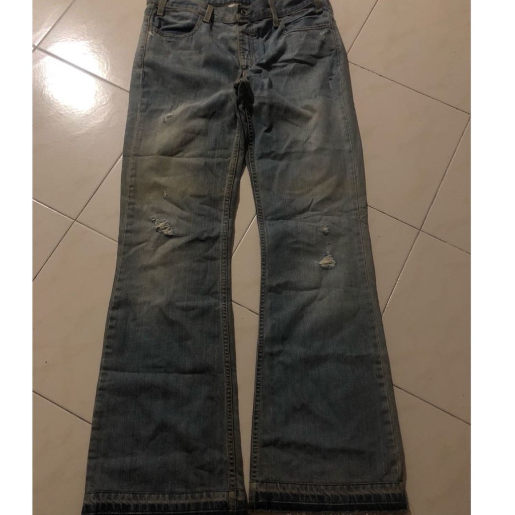 khaki levis jeans