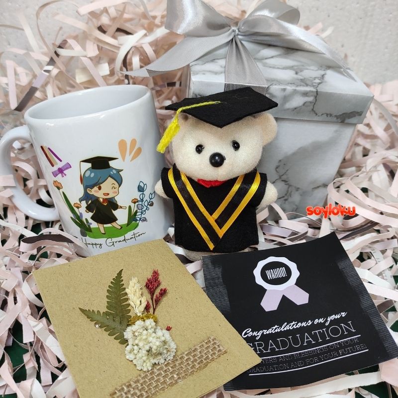  Hampers Wisuda Boneka