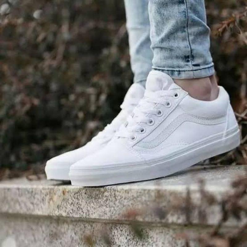 white vans mid tops