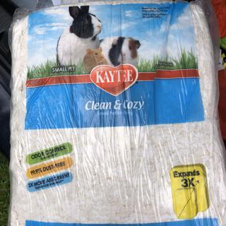 Kaytee Clean And Cozy Small Animal Bedding 1000cu Shopee Singapore