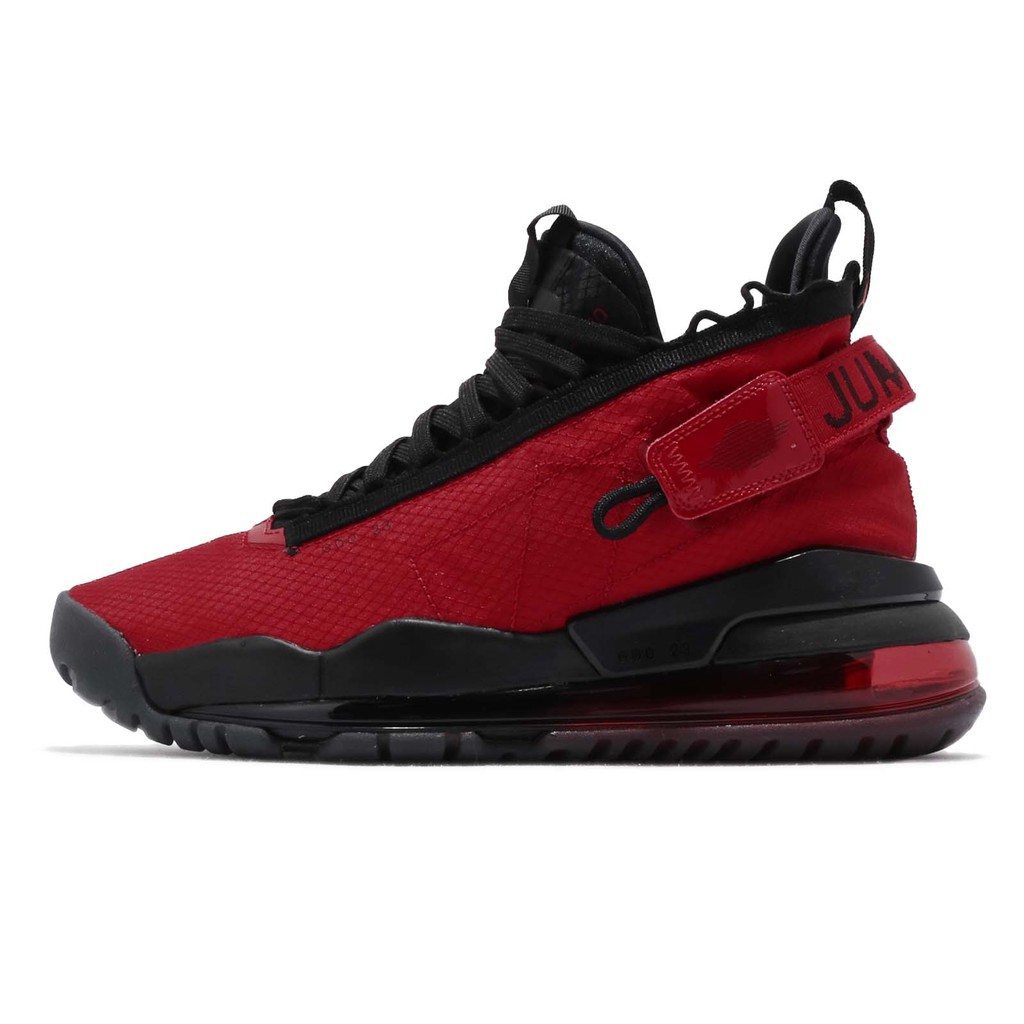 red black nike basketball shoes