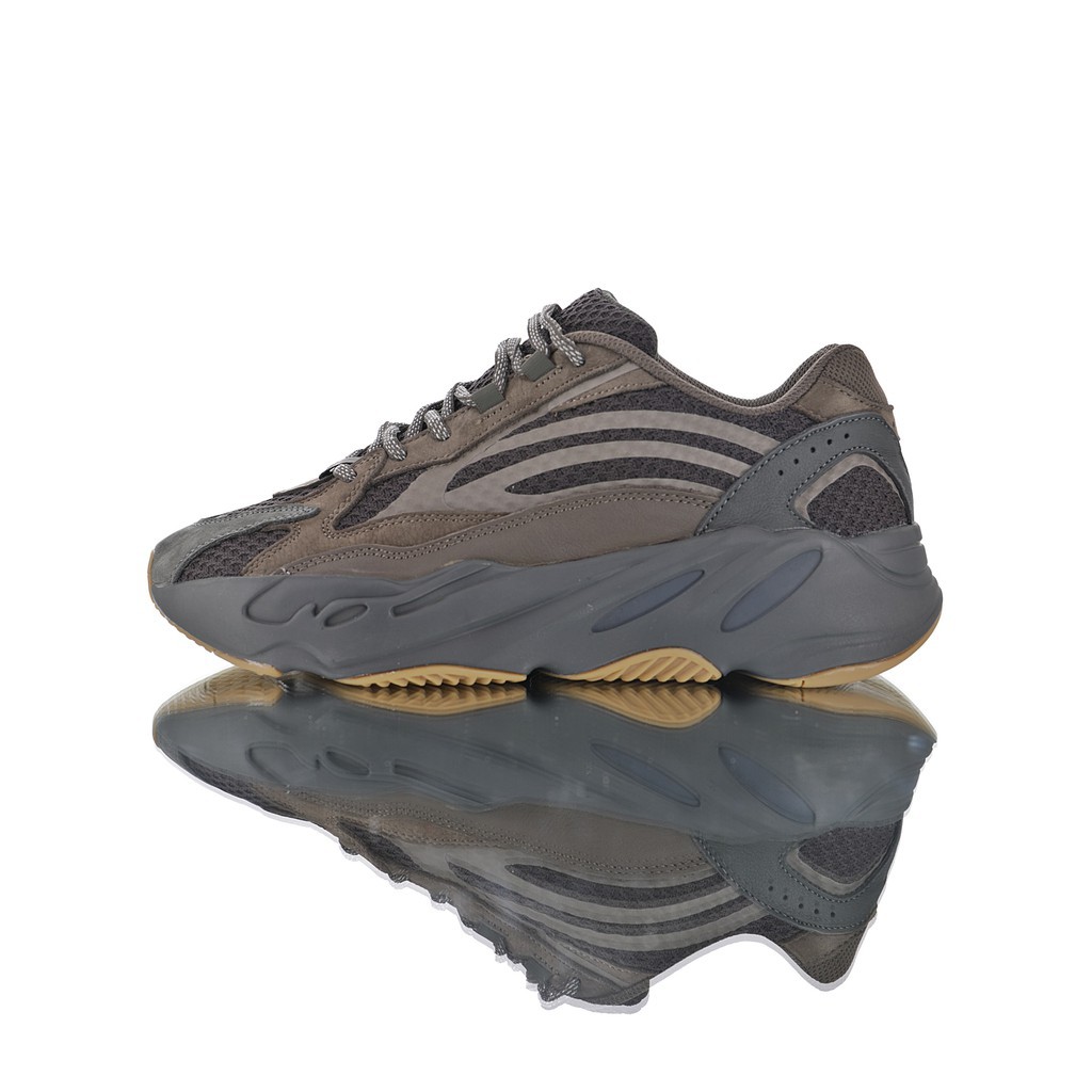yeezy 700 shopee