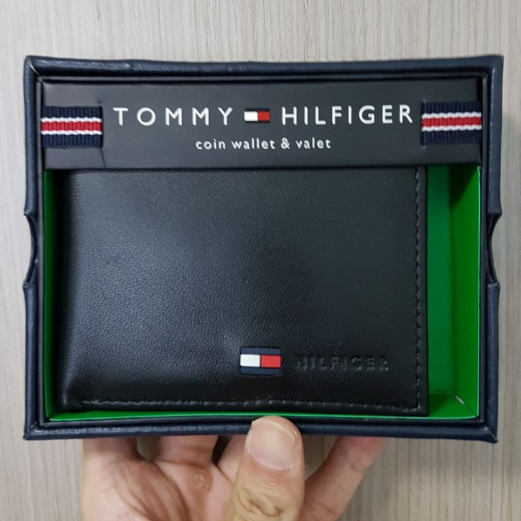 tommy hilfiger coin wallet