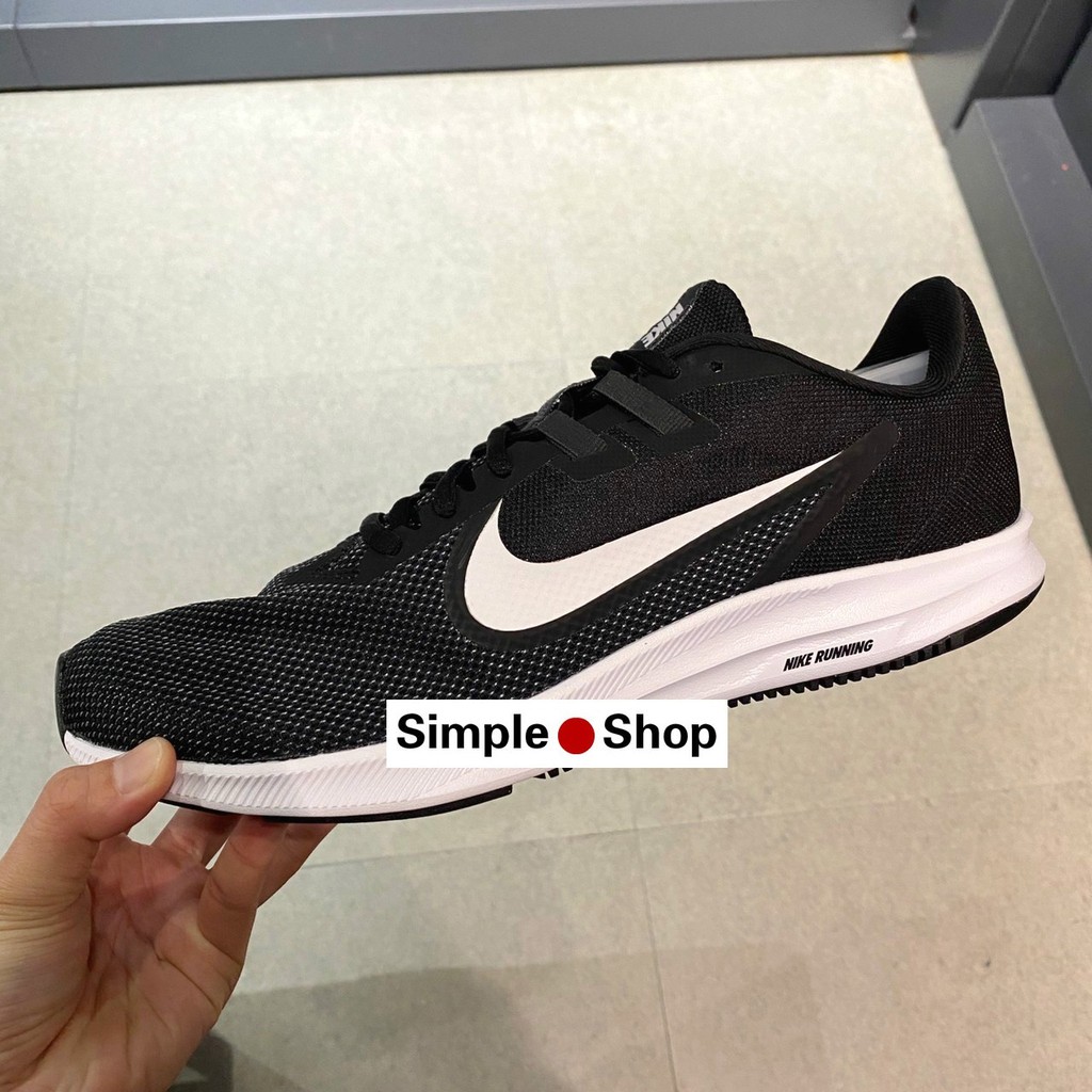 simple nike running shoes