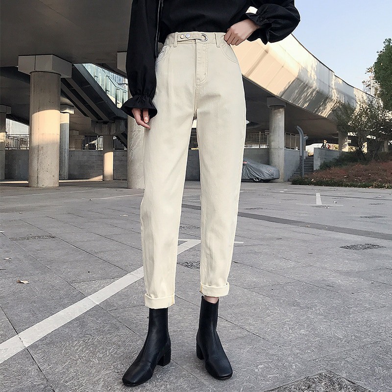 black loose mom jeans