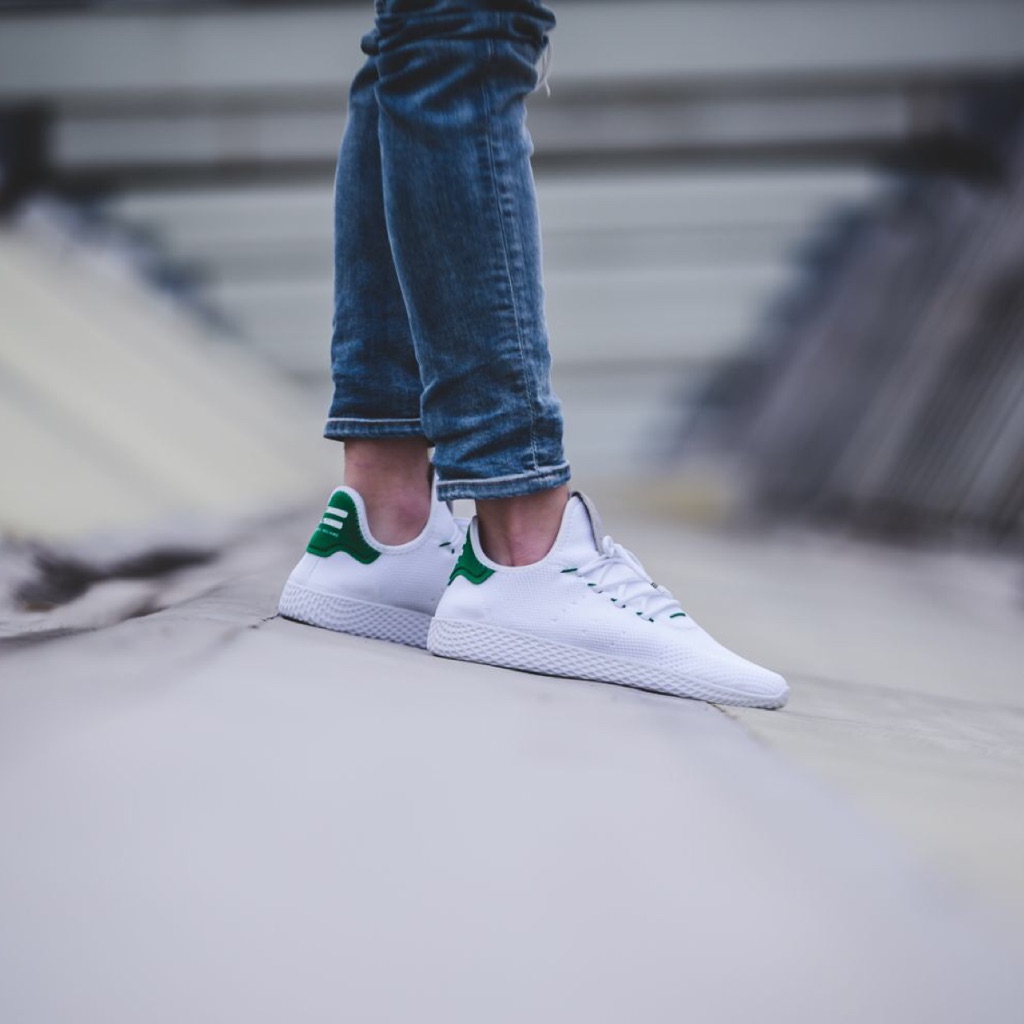 hu white adidas