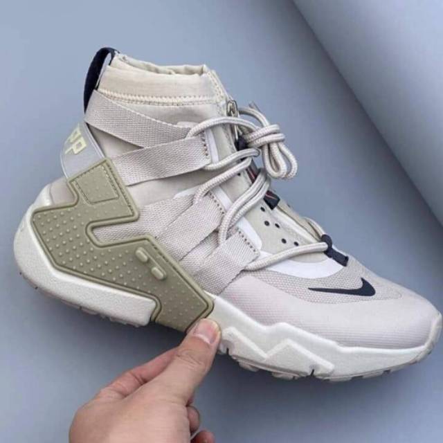 nike huarache cream and white