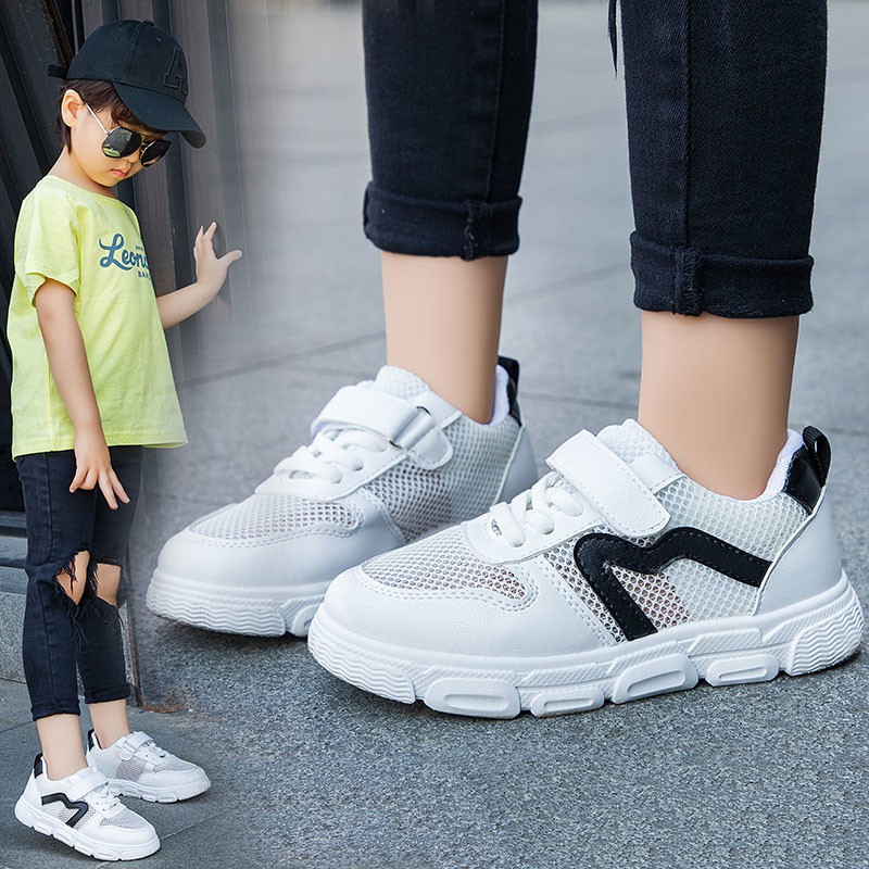 kids white sports shoes