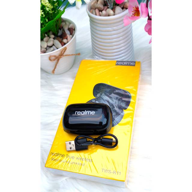 realme r11 earbuds