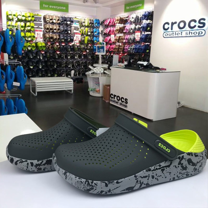 crocs female