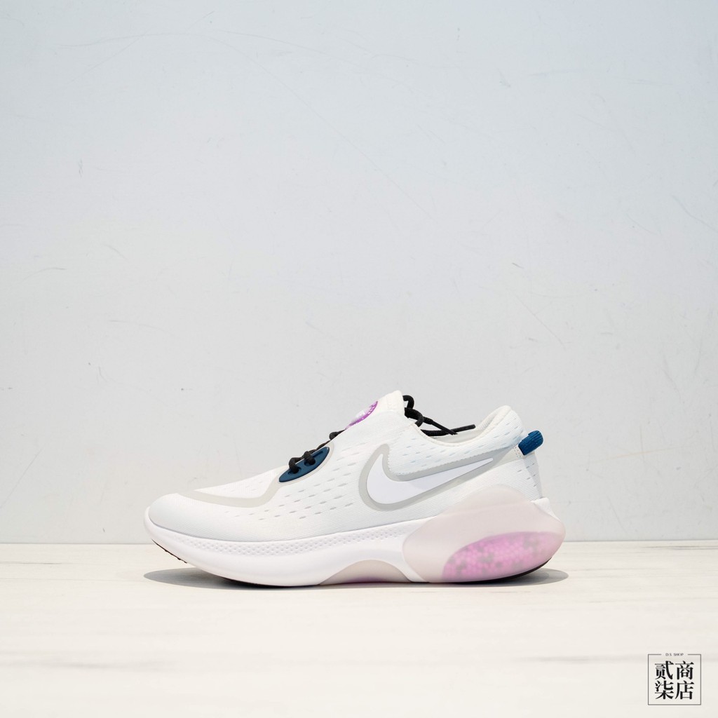 nike white pink