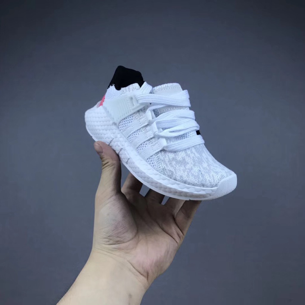 kids white sports shoes