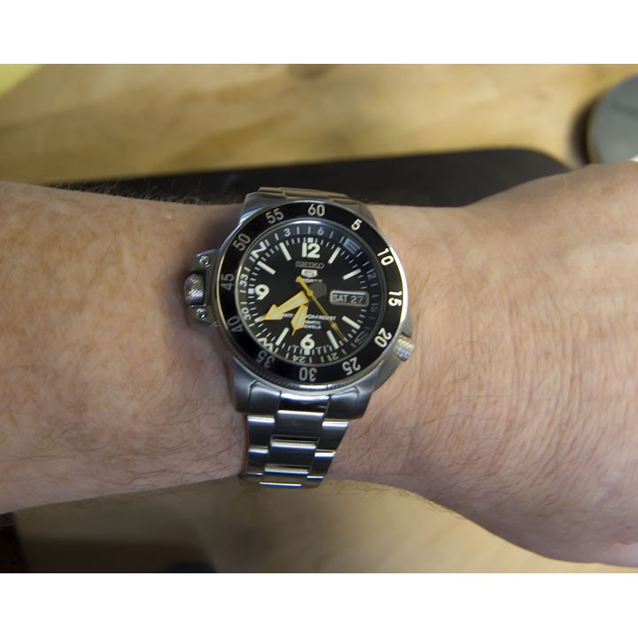 seiko 5 diver's skz211k1