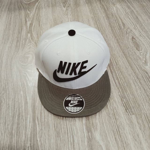 snapback nike