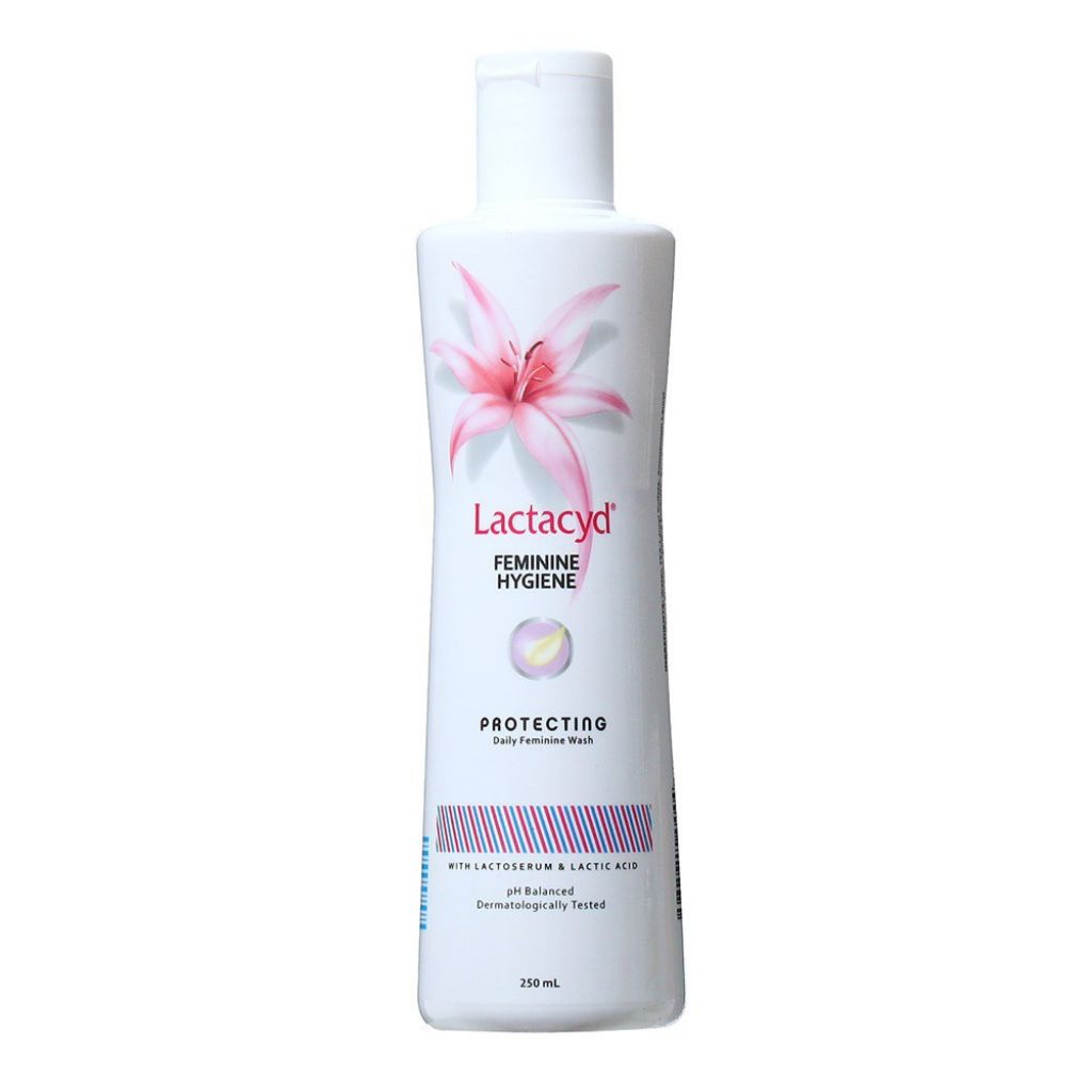 2bottle-lactacyd-feminine-hygiene-daily-protecting-wash-250ml