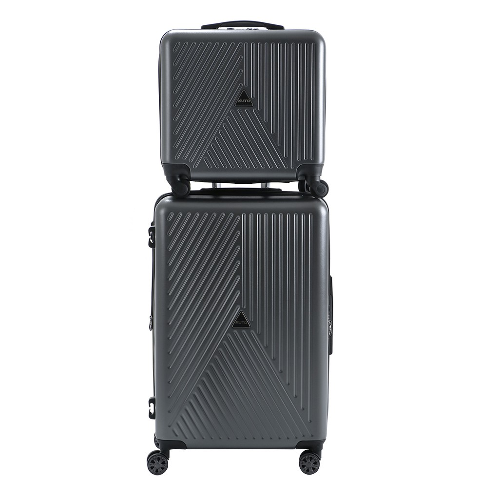 26 inch expandable suitcase