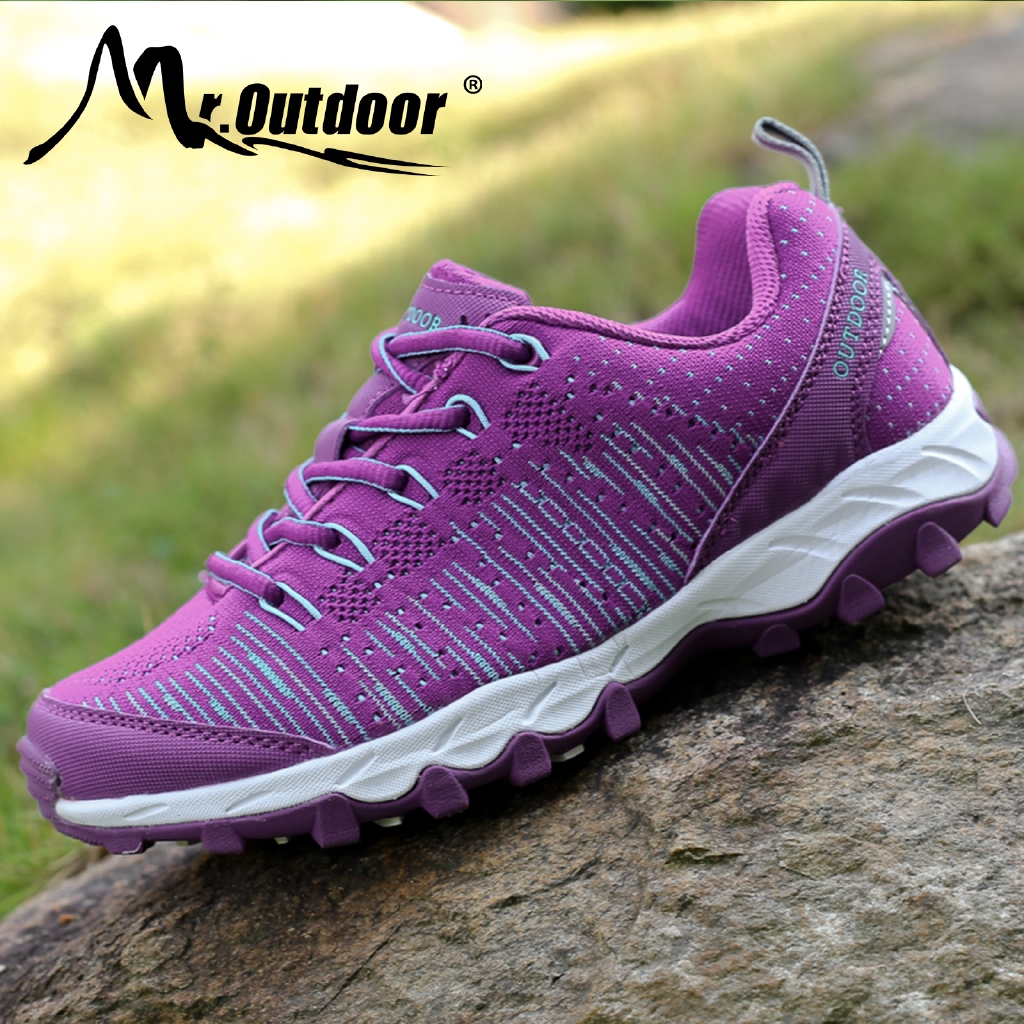 outdoor running shoe