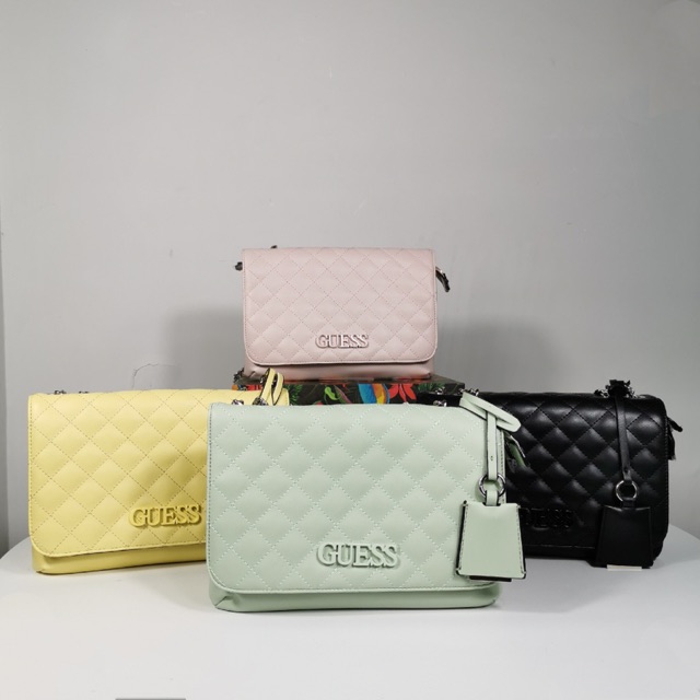 guess chain sling bag