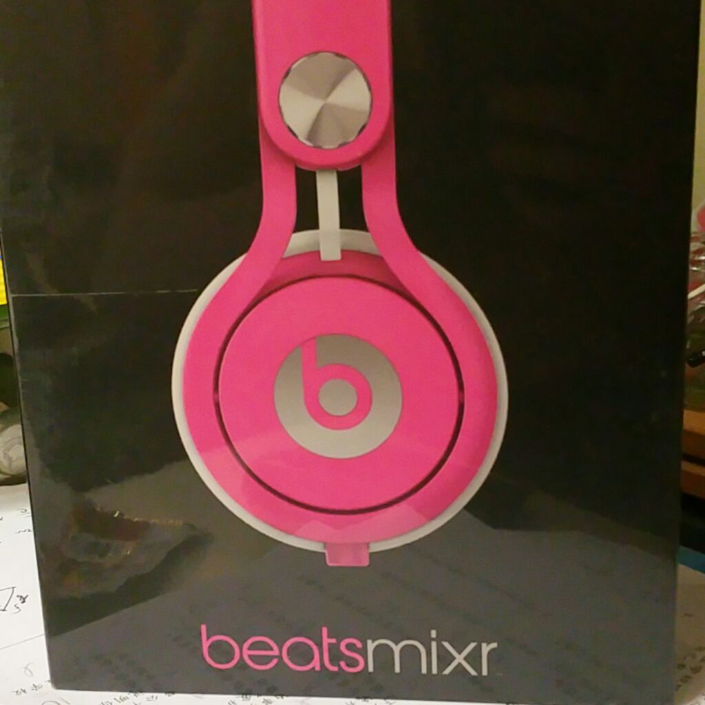 beats mixr neon pink