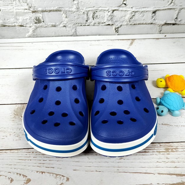 crocs boys slippers