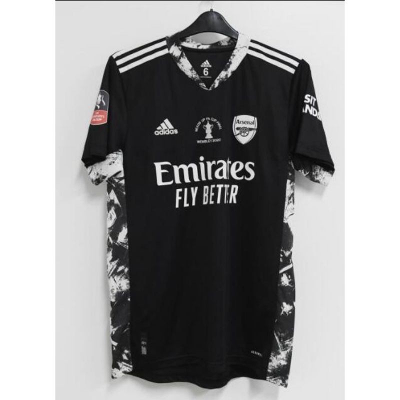 black arsenal goalkeeper kit