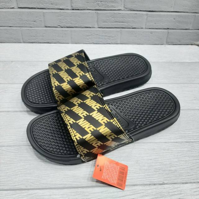 nike flip flops original
