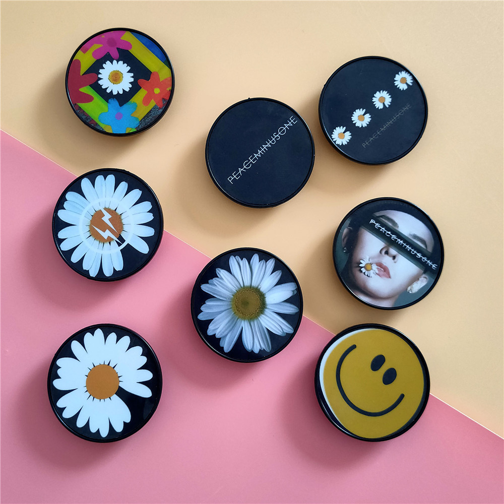 KPOP G-Dragon GD Daisy PMO Smiley Face Mobile Phone Bracket Finger Ring  Stand Phone Holder | Shopee Singapore