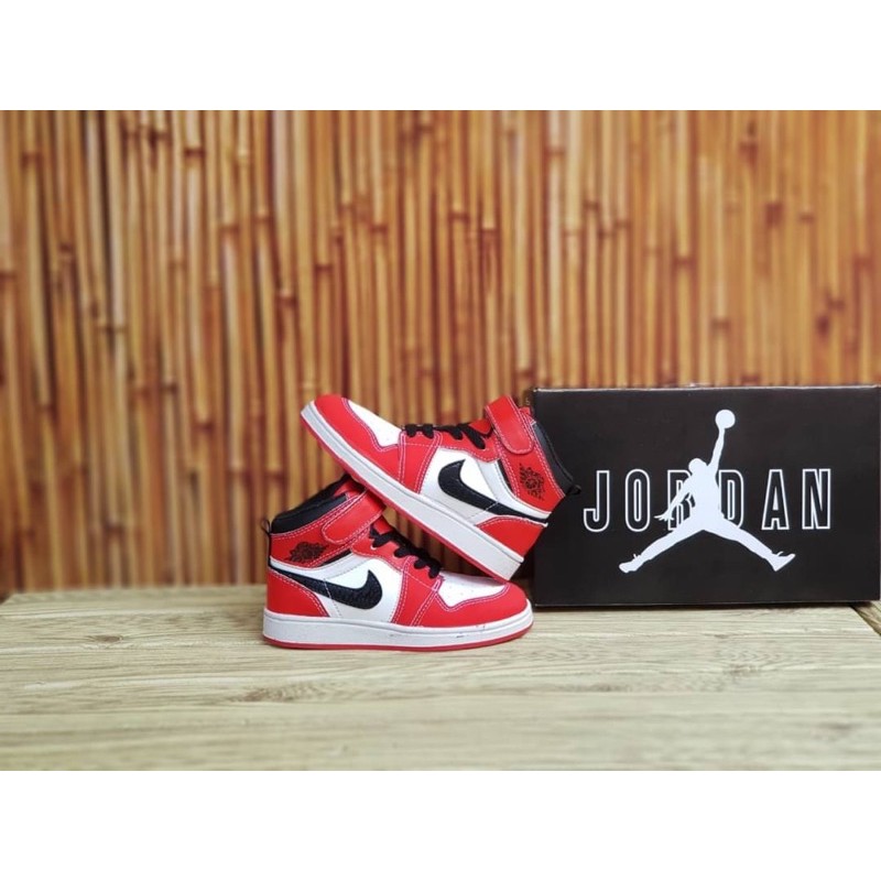 kids nike shoes size 1